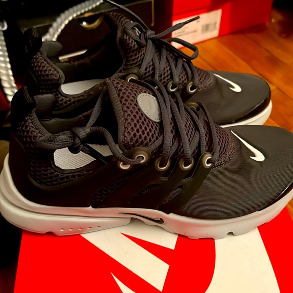 Size 3 kids Nike prestos. Never worn! - Picture 2 of 3